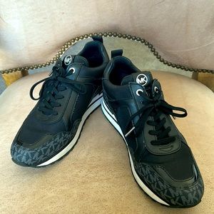 🖤“MICHAEL KORS WOMENS SNEAKERS!!”🖤